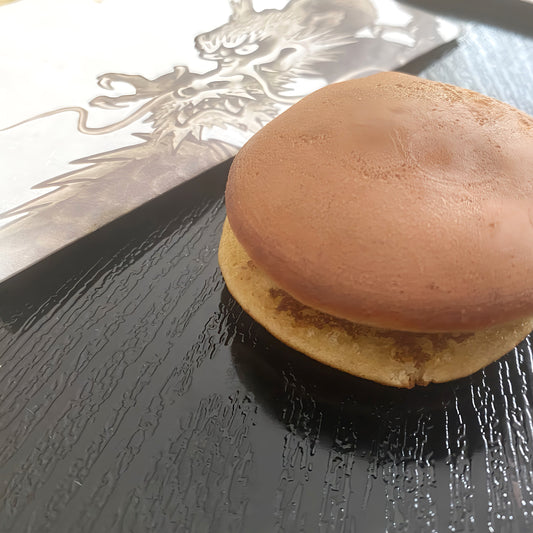 Atelier de pâtisserie japonaise avec du thé japonais